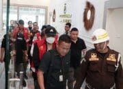 Penyerahan Tersangka dan Barang Bukti Tahap II Kasus Korupsi Perkebunan Sawit di Musi Rawas