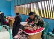 Terus hadir membantu masyarakat, Satgas Yonif 144/JY Gelar Pelayanan Kesehatan di Kampung Perbatasan